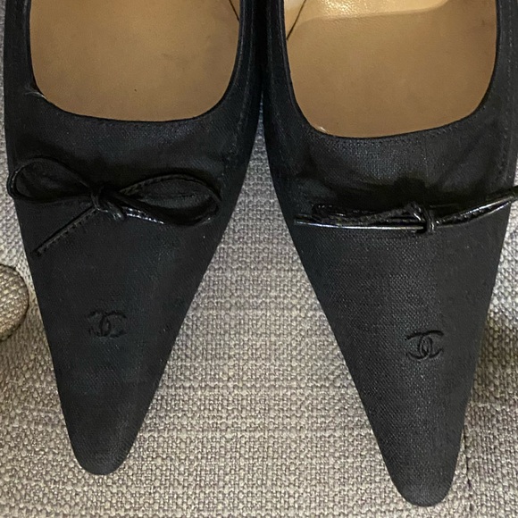 CHANEL Vintage black fabric shoes with logo, bow, stiletto heels, size 38 - Picture 5 of 8